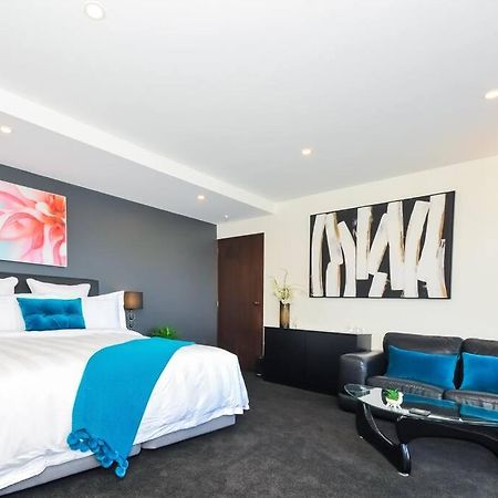 Lovely Apartment- Amazing Lake & Mountain Views كوينستاون المظهر الخارجي الصورة
