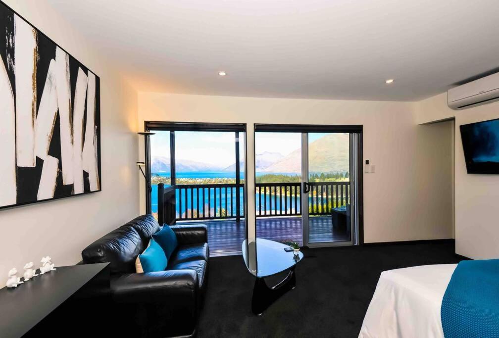Lovely Apartment- Amazing Lake & Mountain Views كوينستاون المظهر الخارجي الصورة